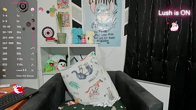 Snapshot of alexysgray chatting on December 18, 2024, 2:38 pm alexysgray online show from December 18, 2024, 2:38 pm