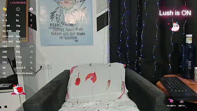 Snapshot of alexysgray chatting on March 18, 2025, 6:59 pm alexysgray online show from March 18, 2025, 6:59 pm