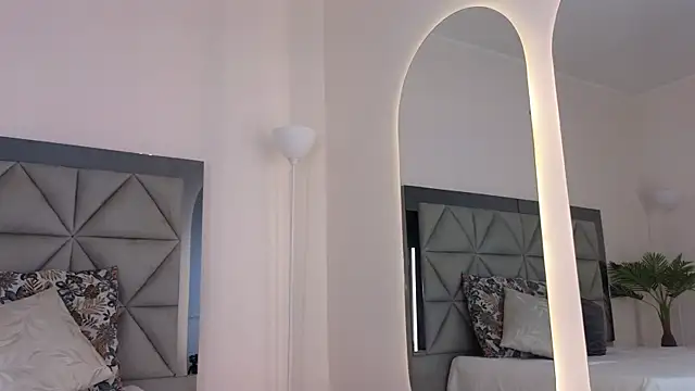 Snapshot of kylie_reyes chatting on November 19, 2025, 8:09 pm kylie reyes online show from November 19, 2025, 8:09 pm