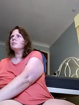 Snapshot of xxSexyBushLinnxx chatting on December 3, 2024, 8:17 pm xxSexyBushLinnxx online show from December 3, 2024, 8:17 pm