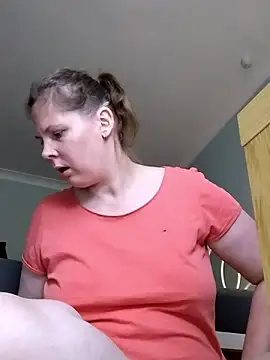 Snapshot of xxSexyBushLinnxx chatting on December 4, 2024, 12:36 pm xxSexyBushLinnxx online show from December 4, 2024, 12:36 pm