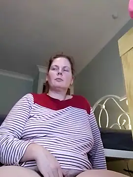 Snapshot of xxSexyBushLinnxx chatting on December 7, 2024, 8:49 pm xxSexyBushLinnxx online show from December 7, 2024, 8:49 pm