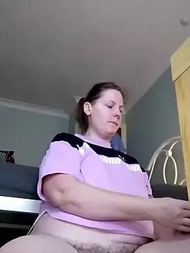 Snapshot of xxSexyBushLinnxx chatting on December 12, 2024, 11:29 am xxSexyBushLinnxx online show from December 12, 2024, 11:29 am