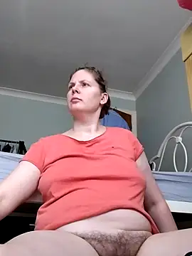 Snapshot of xxSexyBushLinnxx chatting on February 24, 2025, 11:21 am xxSexyBushLinnxx online show from February 24, 2025, 11:21 am