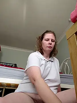 Snapshot of xxSexyBushLinnxx chatting on March 5, 2025, 11:38 am xxSexyBushLinnxx online show from March 5, 2025, 11:38 am