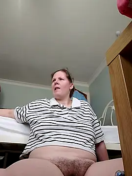 Snapshot of xxSexyBushLinnxx chatting on March 18, 2025, 11:08 am xxSexyBushLinnxx online show from March 18, 2025, 11:08 am