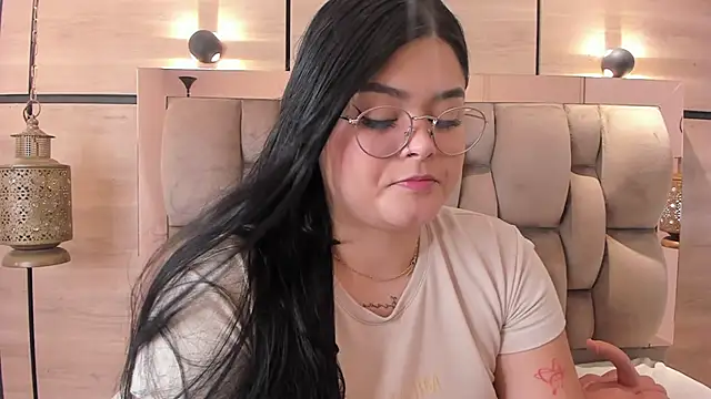 Snapshot of im_mou_ chatting on December 19, 2025, 1:07 pm im mou online show from December 19, 2025, 1:07 pm