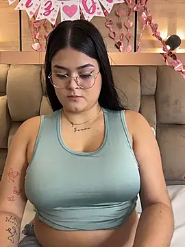 Snapshot of im_mou_ chatting on February 16, 2026, 12:23 pm im mou online show from February 16, 2026, 12:23 pm