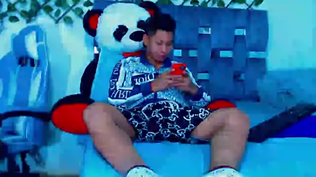 Hakim prettynigg online show from April 5, 2026, 12:52 am