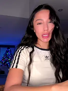 EvaMoet online show from December 5, 2024, 1:36 am