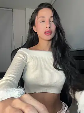 EvaMoet online show from February 14, 2025, 8:31 am