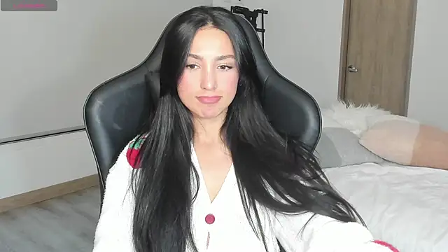 EvaMoet online show from March 1, 2025, 8:34 am