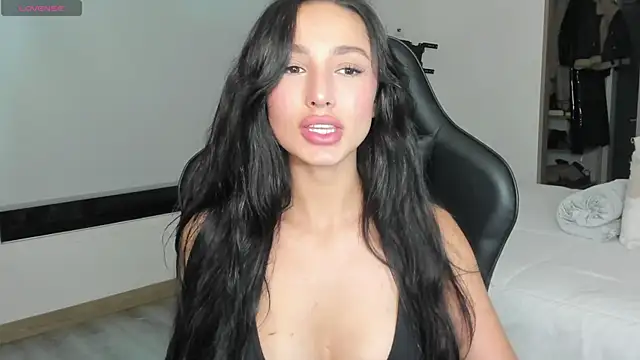 EvaMoet online show from March 3, 2025, 5:09 am