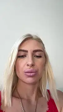 Mia Roxie online show from March 16, 2026, 5:44 am