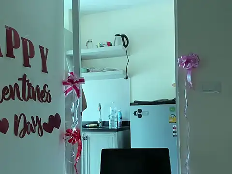 paulblack21 online show from February 14, 2026, 7:05 am