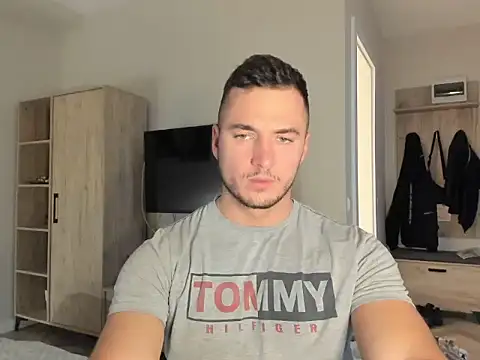 paulblack21 online show from April 4, 2026, 10:40 pm