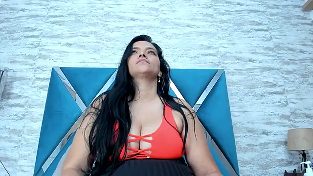 veronica salas online show from February 25, 2025, 7:47 pm