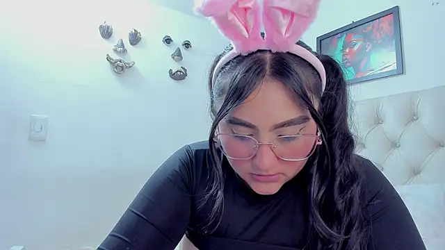 NayaWayne online show from December 13, 2024, 12:42 am