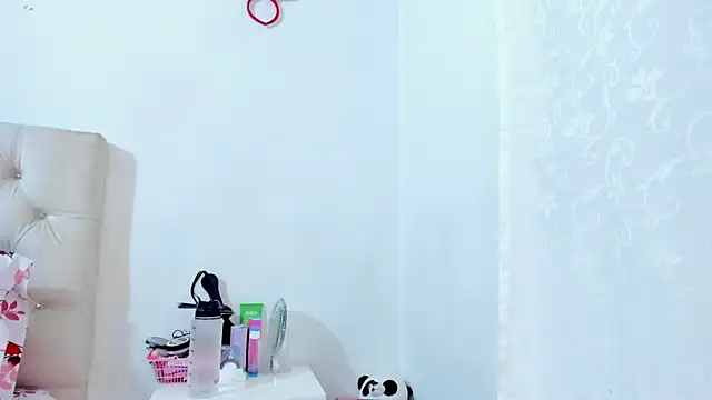 NayaWayne online show from January 14, 2026, 4:56 pm