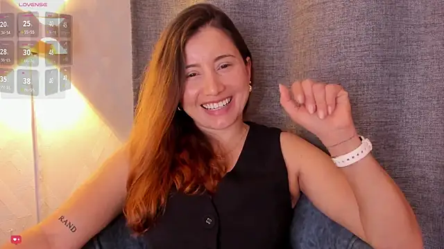 Snapshot of Angela_smile chatting on December 18, 2024, 4:28 pm Angela smile online show from December 18, 2024, 4:28 pm