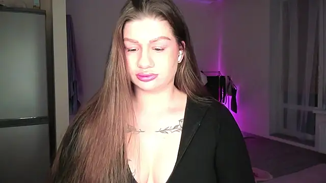 Snapshot of JuicyHelenX chatting on April 22, 2026, 7:37 pm JuicyHelenX online show from April 22, 2026, 7:37 pm