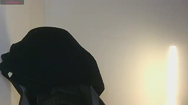 Snapshot of val_bardot chatting on May 6, 2026, 3:46 am val bardot online show from May 6, 2026, 3:46 am