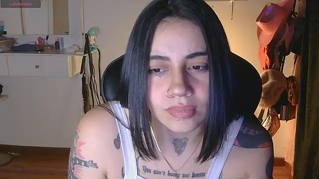 Snapshot of val_bardot chatting on June 9, 2026, 3:51 am val bardot online show from June 9, 2026, 3:51 am