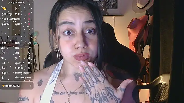 Snapshot of val_bardot chatting on June 10, 2026, 2:34 am val bardot online show from June 10, 2026, 2:34 am