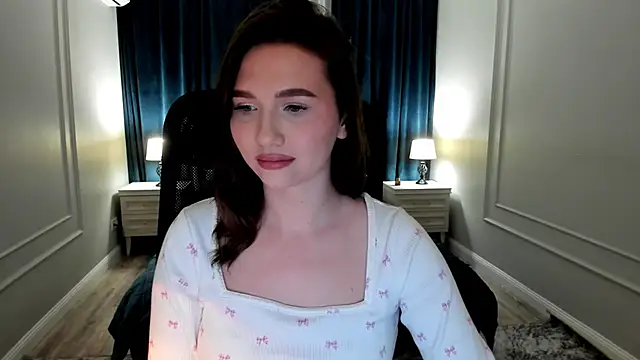 Snapshot of GracefulLook chatting on February 4, 2025, 4:08 pm GracefulLook online show from February 4, 2025, 4:08 pm