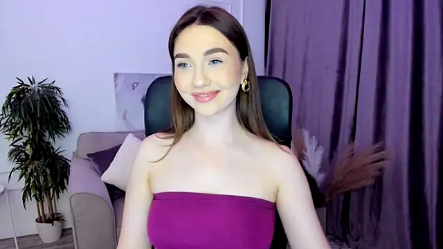 Snapshot of GracefulLook chatting on February 12, 2025, 3:29 am GracefulLook online show from February 12, 2025, 3:29 am