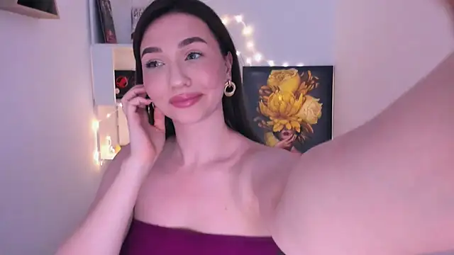 Snapshot of GracefulLook chatting on February 18, 2025, 10:47 pm GracefulLook online show from February 18, 2025, 10:47 pm