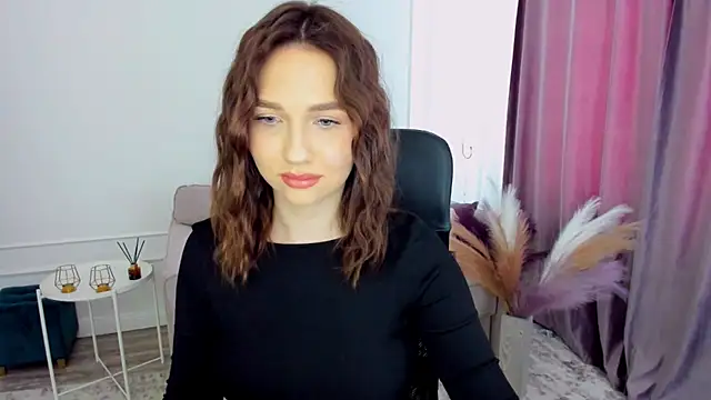 Snapshot of GracefulLook chatting on March 11, 2025, 11:12 am GracefulLook online show from March 11, 2025, 11:12 am