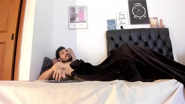 JohanyLatino online show from January 18, 2025, 6:43 pm