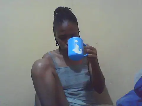 Smillie prety online show from November 20, 2025, 4:56 am