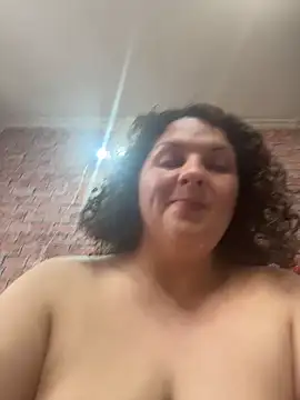 Snapshot of Taisia_W chatting on May 17, 2026, 9:06 am Taisia W online show from May 17, 2026, 9:06 am