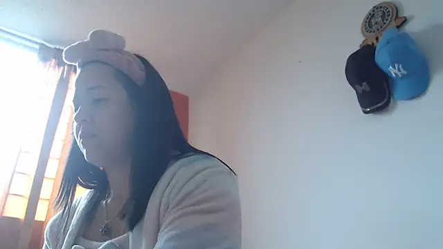 lady hot2xx online show from February 16, 2025, 2:10 pm