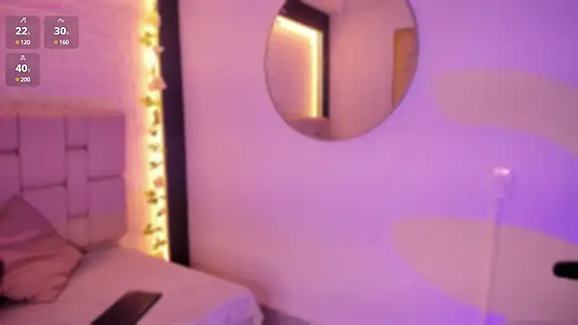 Snapshot of emma_woods_ chatting on December 14, 2024, 12:23 pm emma woods online show from December 14, 2024, 12:23 pm