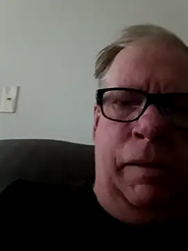 Snapshot of Muffdive chatting on July 4, 2026, 3:18 pm Muffdive online show from July 4, 2026, 3:18 pm