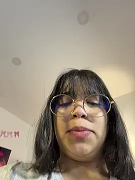 tati reyess online show from February 20, 2026, 12:49 pm
