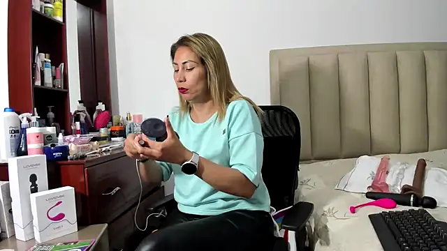 Snapshot of Chloemiller89 chatting on December 16, 2024, 11:07 pm Chloemiller89 online show from December 16, 2024, 11:07 pm