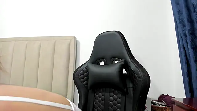 Snapshot of Chloemiller89 chatting on September 13, 2025, 12:21 am Chloemiller89 online show from September 13, 2025, 12:21 am