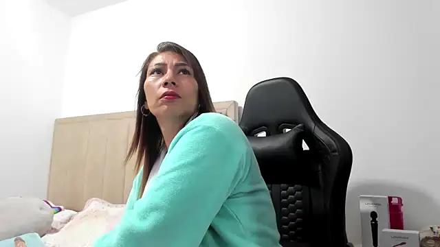 Snapshot of Chloemiller89 chatting on October 17, 2025, 7:38 pm Chloemiller89 online show from October 17, 2025, 7:38 pm