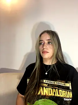 Snapshot of Natalia_Suarez chatting on October 28, 2025, 11:51 pm Natalia Suarez online show from October 28, 2025, 11:51 pm