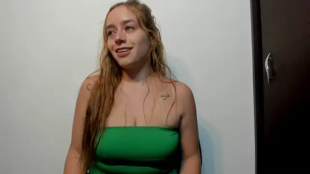 Natalia Suarez online show from July 22, 2026, 2:14 am