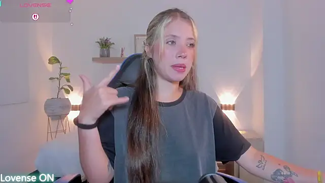 Snapshot of nataly_rodri chatting on July 5, 2026, 1:56 am nataly rodri online show from July 5, 2026, 1:56 am