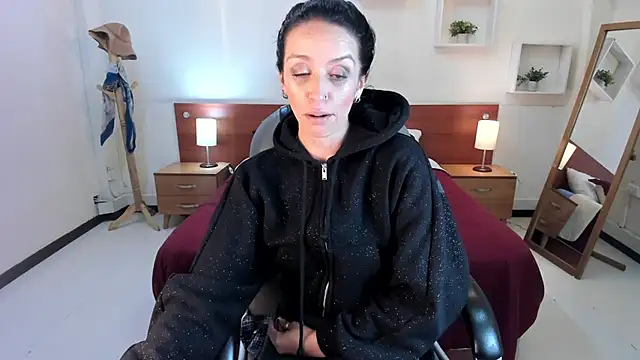 Kristen Garner online show from February 9, 2025, 6:33 am