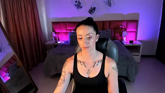 Kristen Garner online show from October 16, 2025, 8:10 pm