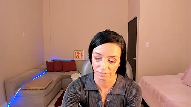 Snapshot of Kristen_Garner chatting on June 5, 2026, 8:25 pm Kristen Garner online show from June 5, 2026, 8:25 pm