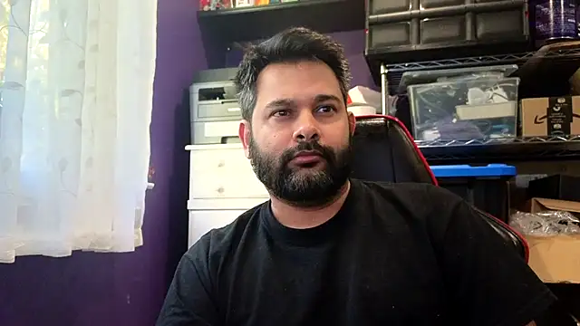 Snapshot of Sakhtlaundaz chatting on October 28, 2025, 1:25 pm Sakhtlaundaz online show from October 28, 2025, 1:25 pm