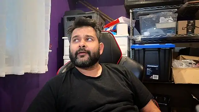 Snapshot of Sakhtlaundaz chatting on October 30, 2025, 9:04 pm Sakhtlaundaz online show from October 30, 2025, 9:04 pm